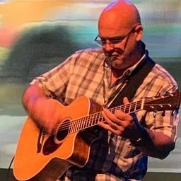 Lee James (Thurs 6-9)