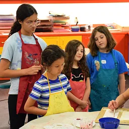 Wednesday Art Club (Ages 8-11)