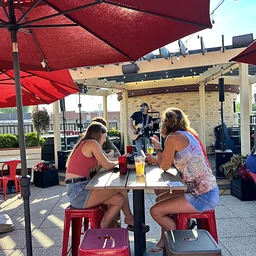 Adam Beck – Live Music on the Rooftop