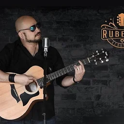 Live Music with Ruben Pacheco