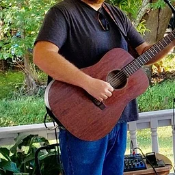 Live Music – Matt Holloman