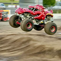Hot Wheels Monster Trucks Live: Glow-N-Fire