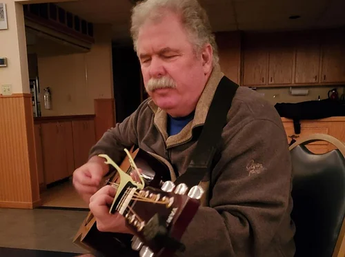 Live Music: Mike Finch