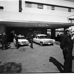 Gallery Talk | 1:00 p.m. | On Assignment at Parkland Memorial Hospital and the Dallas Trade Mart