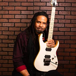 Live Music: Scott Taylor