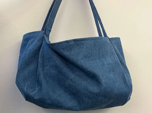 Simple Sewing: Curved Tote