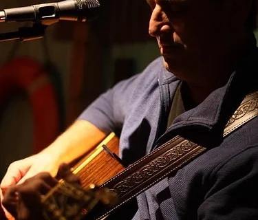 Friday Night Concert: Joe Lawhorne