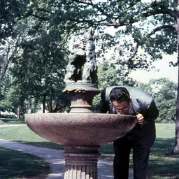 Walking tour in Center Memorial Park