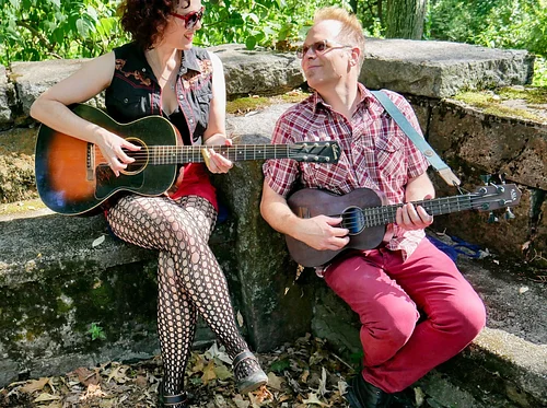 Concerts in the Courtyard: Erin Harpe Country Blues Duo
