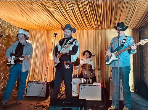 Live Music at 5506′ with Loose Lugnuts
