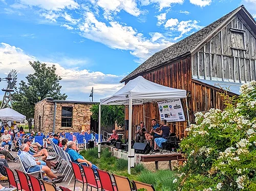 Concerts in the Pioneer Courtyard – June 24 – Strangebyrds takes the Sunnyside Stage!