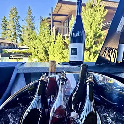 E16 Winery Wine Tasting Station House Inn