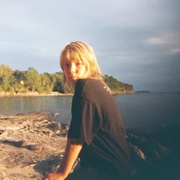 Lily Seabird w/ Eliza Niemi