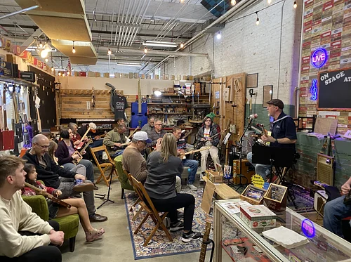 FREE CIGAR BOX GUITAR LESSONS