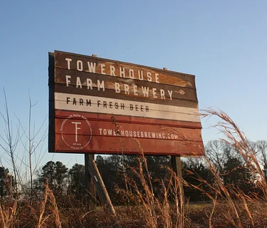 LIVE MUSIC BY HUNTER FLANAGAN