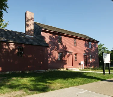 Visit the Dominy Shops 6/7