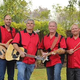 Live Music: Rewind Band