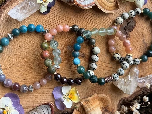 Gemstone Bracelets: Longevity and Vitality