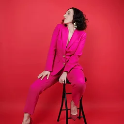 Thurs, Oct 29 Gabrielle Stravelli