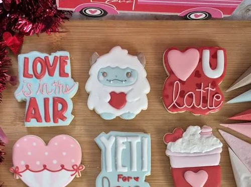 COOKIE DECORATING WITH MAE’S COOKIE JAR