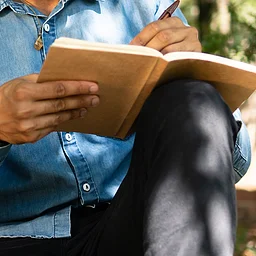 Remembering in the Garden: Community Journaling in Nature