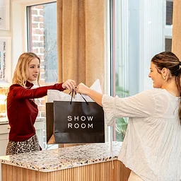 Coastal Chains Jewelry Pop Up at SHOWROOM