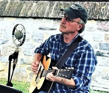 Free Live music with Vaughn Hummel at The Vineyard at Hershey