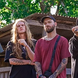 Crown Magnetar + To The Grave - The Sawed Off Suffering Tour