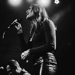 Live Music: Mary McAvoy