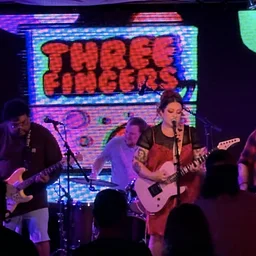 LIVE BANDS! Three Fingers / Straight to Video / Small Yards