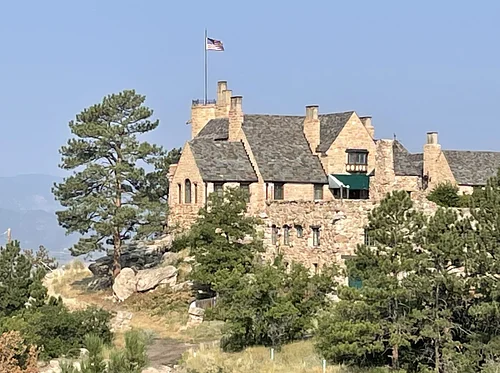 Tour: Cherokee Castle