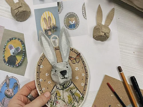 Family Crafternoon | Egg Carton Cameo