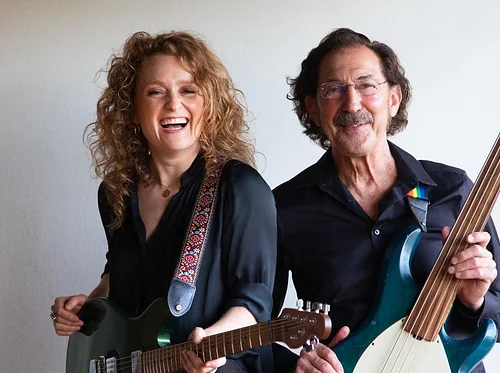 ALICE HOWE & FREEBO