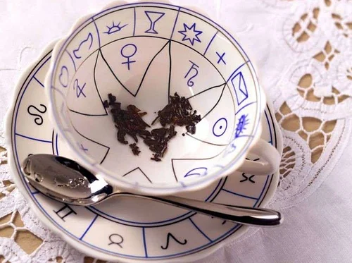 An Evening of Tea and Tea Leaf Reading (Plymouth)