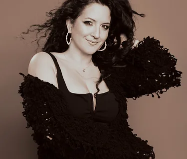 LIVE @AMP: Nicole Zuraitis