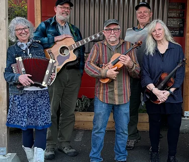 LIVE MUSIC: The P.O. Sparkle Club