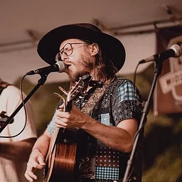 MUSIC AT THE VINEYARD – ANDREW WAKEFIELD