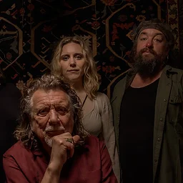 Robert Plant with Saving Grace and Suzi Dian