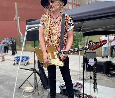 Twilight Thursday: Jay Shepard, Nice Buns Food Truck, Hot Minute Coffee, Founders Oysters
