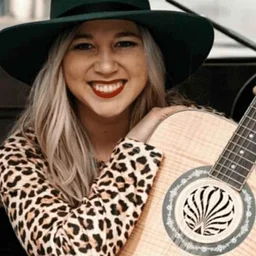 Live Music at Deschain feat. Shelby Ballenger