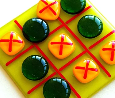 Tic Tac Toe Board Glass Fusing Workshop at SGM – for ages 8 and up!