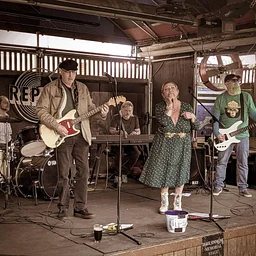 The HOT Tubtones ~ 6pm Early Show