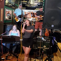 Live Music with Run Up The Tab