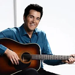 A Rockin’ Christmas w/ Travis Ledoyt The World’s Greatest Elvis (Plymouth)