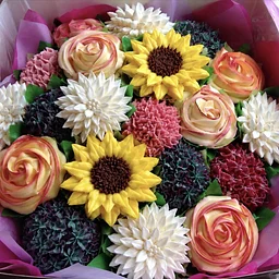 SUNFLOWER CUPCAKE BOUQUET: A FLORAL MASTERPIECE w/ CHEF ANGELA BOWES, SEPTEMBER 17TH at 6PM, $65 PER PERSON