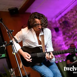 Matt Dylan: Country Grit & Crowd Picks