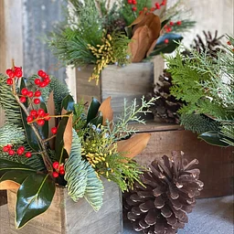 Holiday Workshop: Live Greenery Centerpieces & Christmas Through the Eras Tour