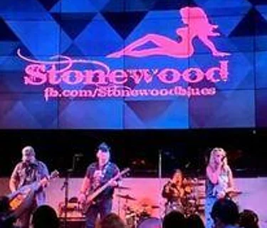 Decked Out Live with Stonewood at The Vineyard at Hershey