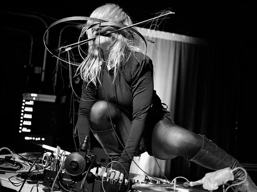 A Performance by Victoria Shen