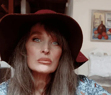 Spire Lobby Series: Kerri Powers (Plymouth)